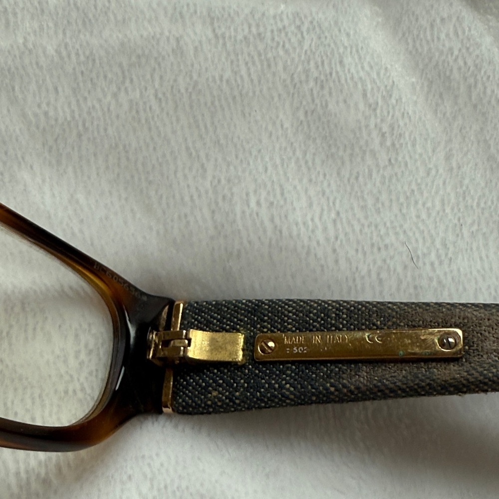 CHANEL Tortoiseshell brown and gold accent Glasses. Classic. - Picture 3 of 10